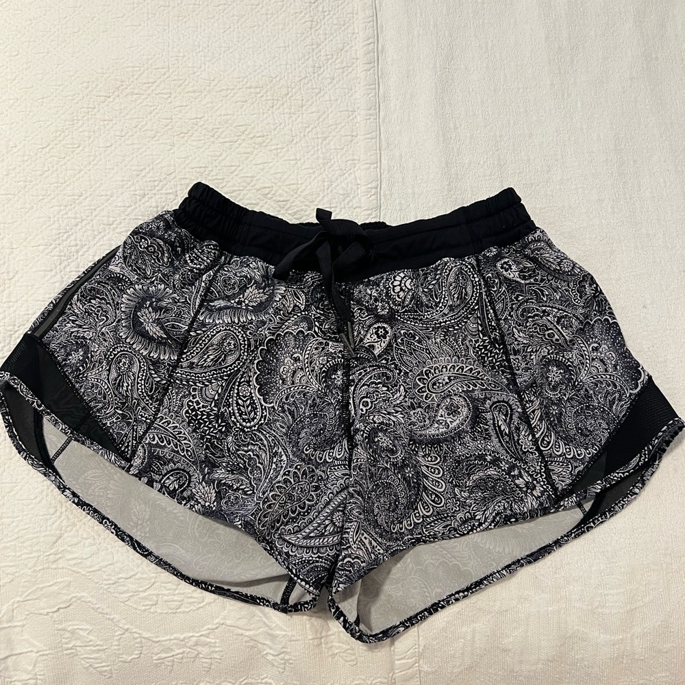 Lululemon Athletica Black Athletic Shorts with Elastic Waistband